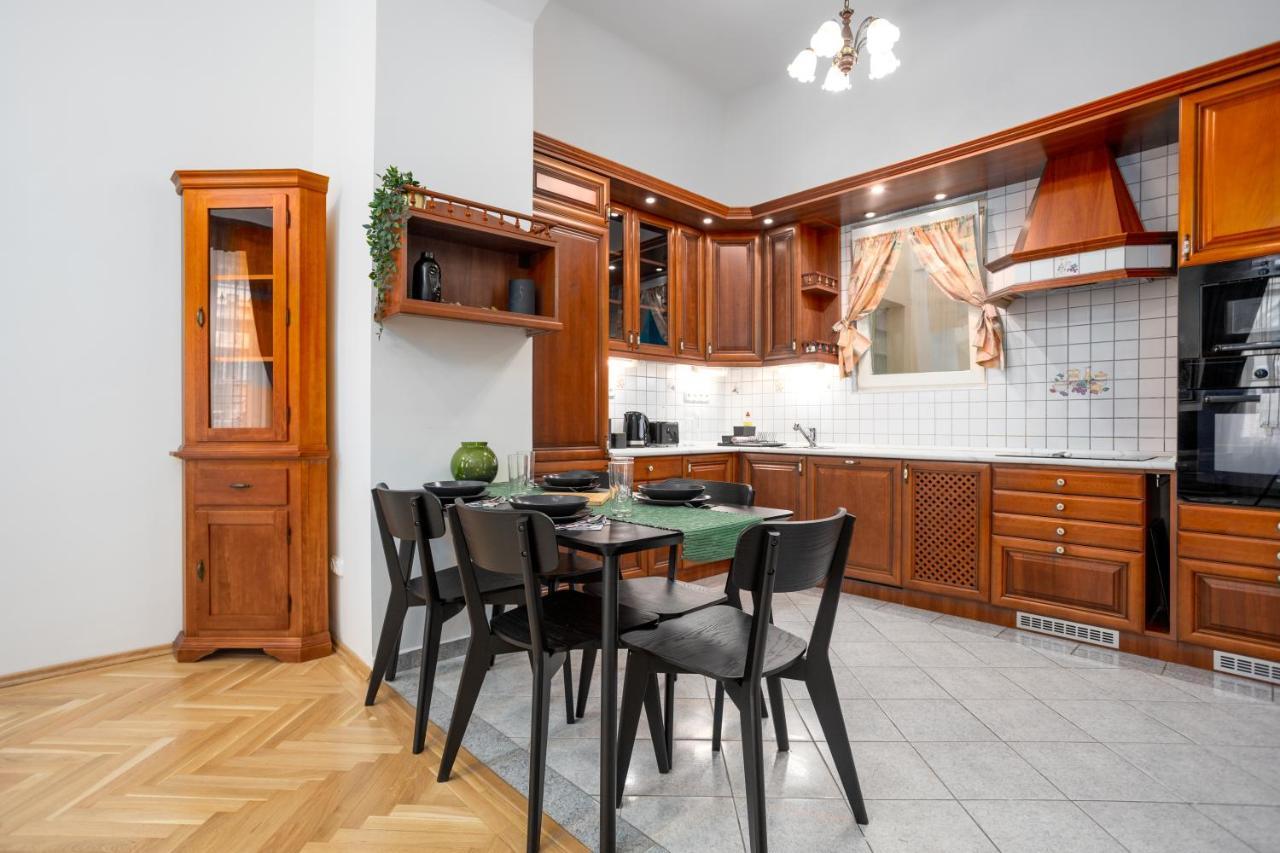 Emerald Suite With Free Parking Budapest Eksteriør bilde
