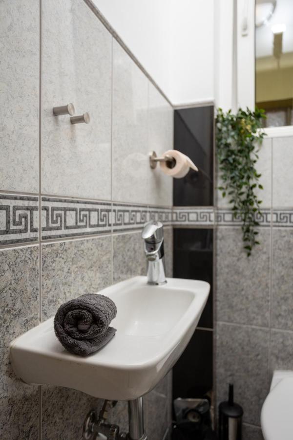 Emerald Suite With Free Parking Budapest Eksteriør bilde