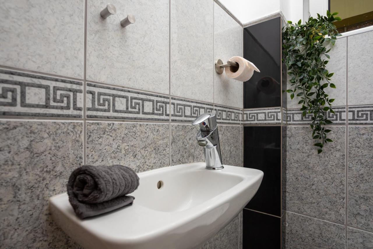 Emerald Suite With Free Parking Budapest Eksteriør bilde