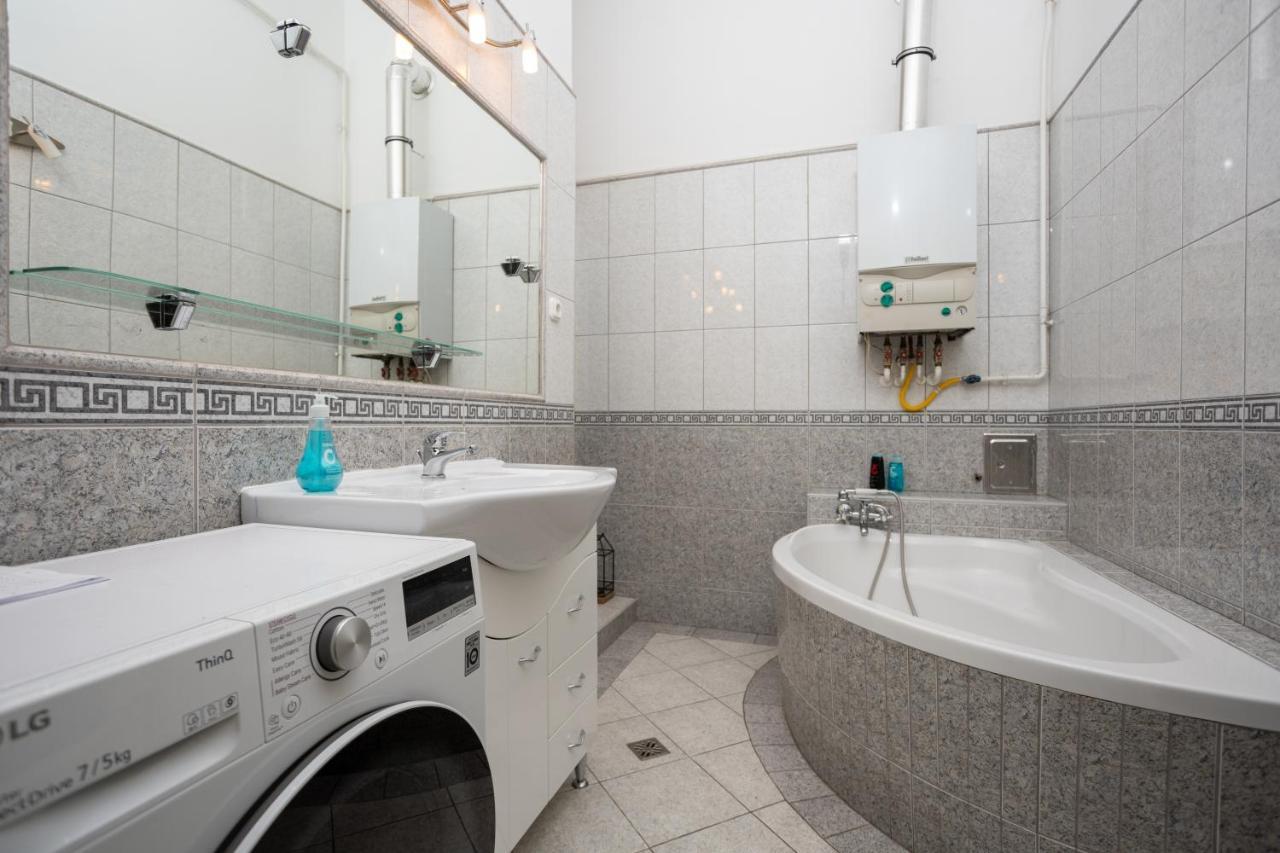 Emerald Suite With Free Parking Budapest Eksteriør bilde